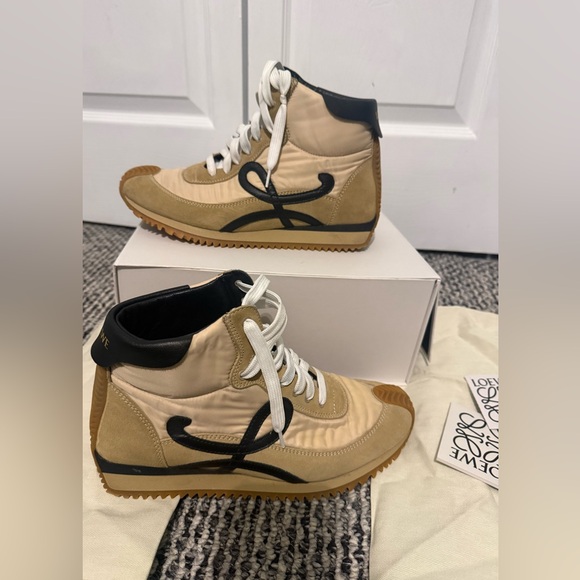 Loewe Beige, White & Black Retro Runner Sneakers High Top size 38 full set - Picture 7 of 10